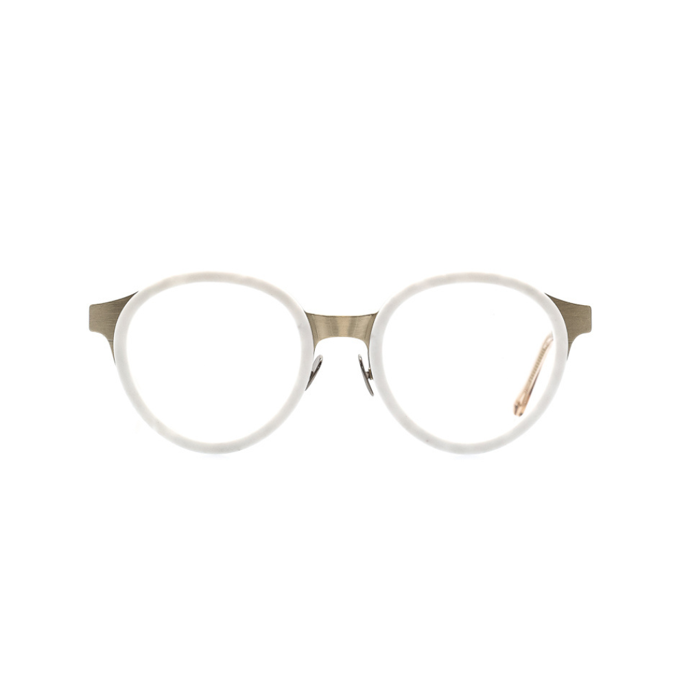 Massiv verarbeitete, panto-runde Brille aus Metall und Holz in Transparent - Gold. Breite Passform. Frontansicht.